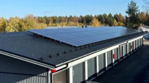 Kelatien vuokravarastot on varustettu 50kW aurinkovoimalalla